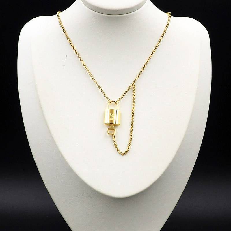 【人気の南京錠モチーフ♪】ルイヴィトン コリエ・LVロッキー コピー ネックレス M00567高い品質