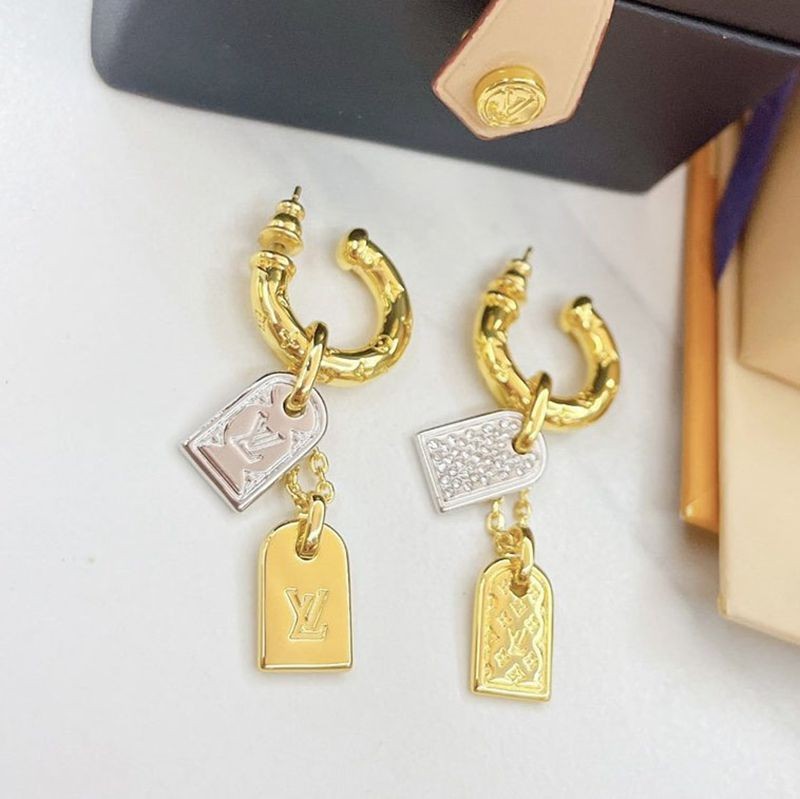 人気急上昇【​ルイヴィトン】ブックル ドレイユ・ナノグラム LV 偽物 M00607激安送料無料