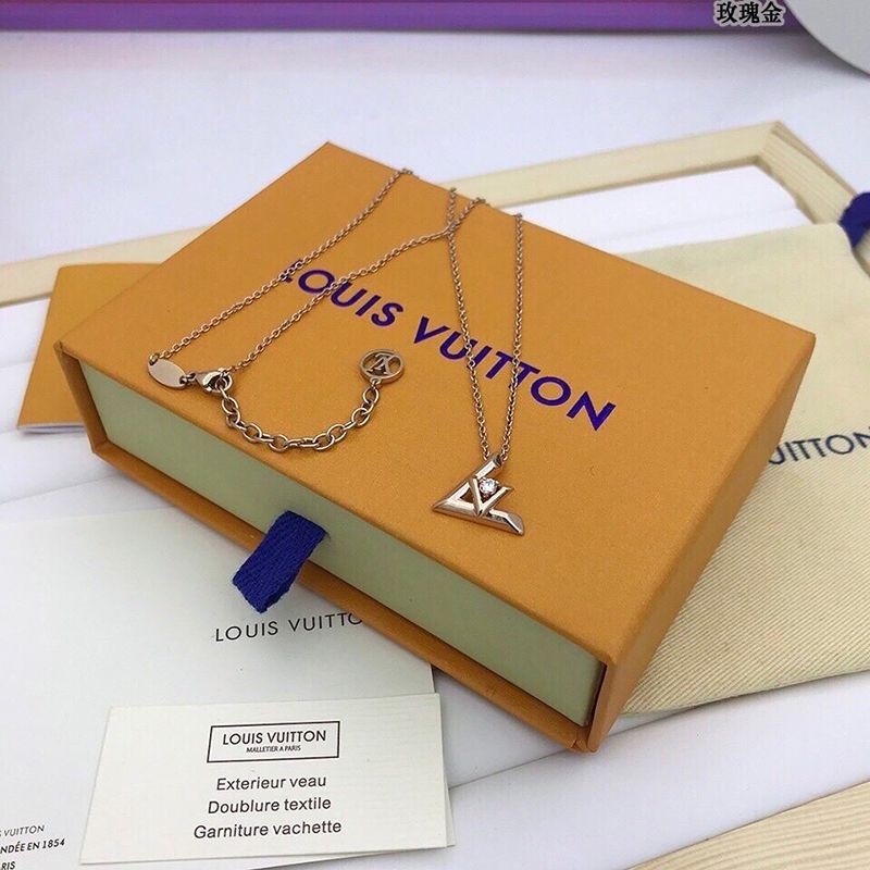 超希少！ルイヴィトン パンダンティフ コピー LV ヴォルト ワン PM ネックレス Q93805最高級