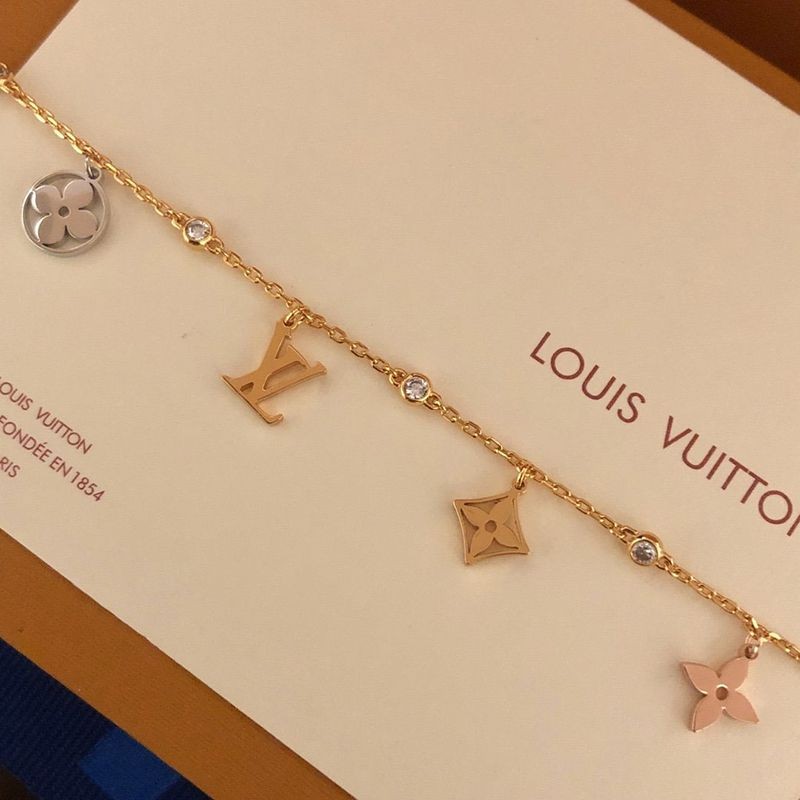 【国内発】​ルイヴィトン ブラスレ イディール チャーム コピー 18K ダイヤ ブレス Q95689高い品質