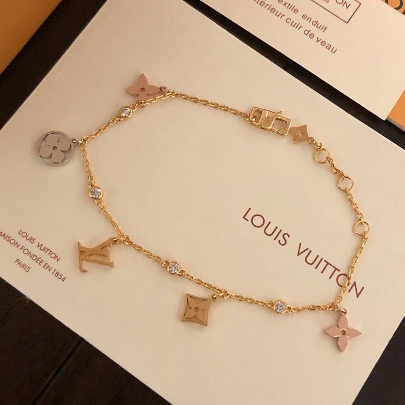 【国内発】​ルイヴィトン ブラスレ イディール チャーム コピー 18K ダイヤ ブレス Q95689人気