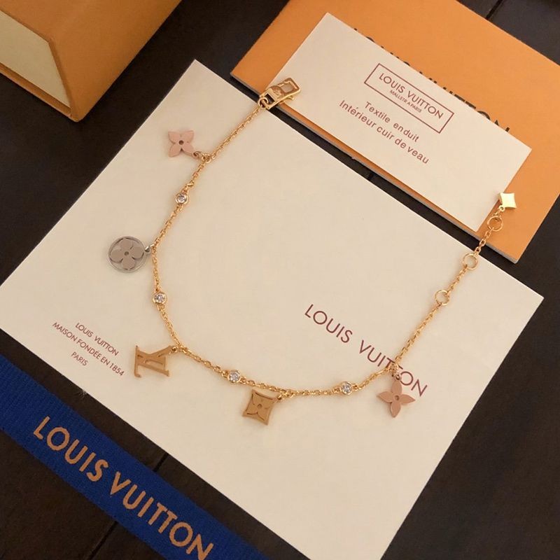 【国内発】​ルイヴィトン ブラスレ イディール チャーム コピー 18K ダイヤ ブレス Q95689N級品