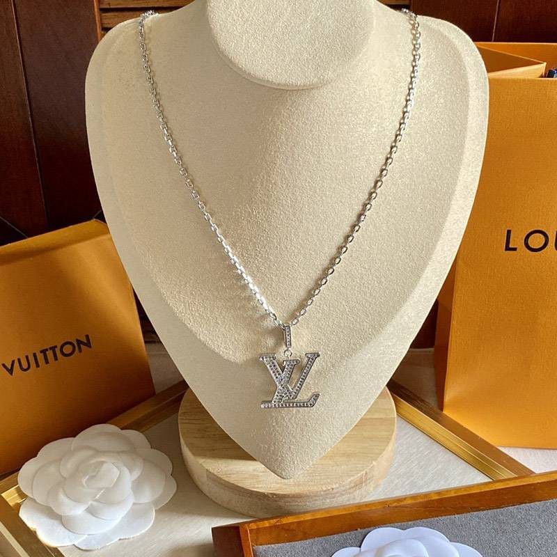 人気No1ルイヴィトン LVロゴ ネックレス 偽物 vud61476通販
