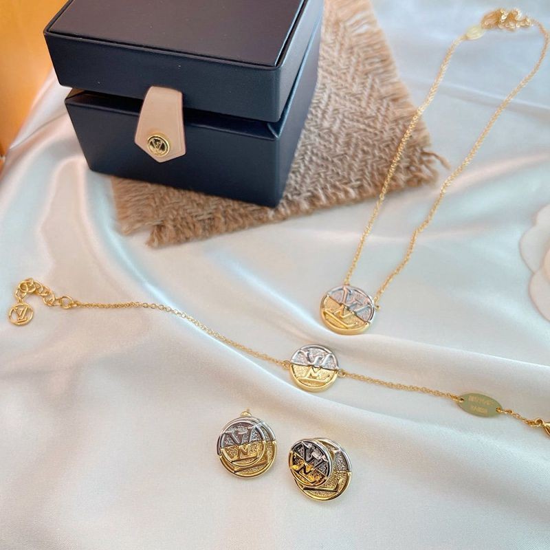 大人気!!新色ヴィトン ピアス コピー ファインジュエリー イエローゴールド 18K vul62740人気