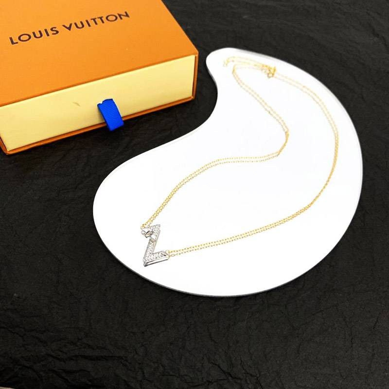 日本未入荷ルイヴィトン パンダンティフ LV ヴォルト 偽物 アップサイド ダウン vuy62468通販