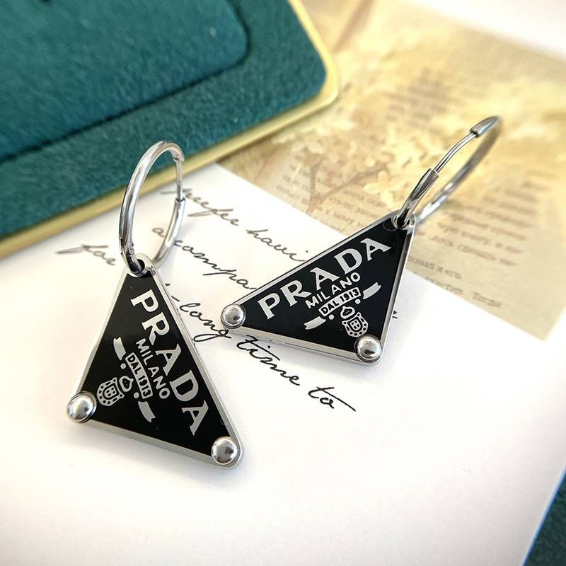 ☆超人気☆ギフトに最適♪ プラダ シンボル ピアス 綺麗な pue26589高い品質