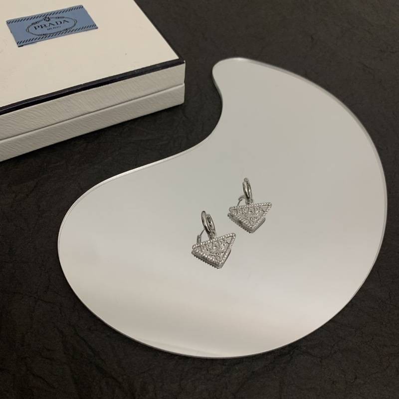 高品質♪♪♪ プラダ シンボル ピアス コピー puu54459激安送料無料