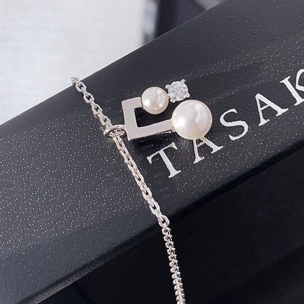 タサキ スーパーコピー バランス ノート ペンダント 3色 taf95060代引きを販売