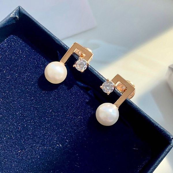 世界中で大人気♪TASAKI コピー プチ バランス ノート イヤリング ピアス tas79778通販