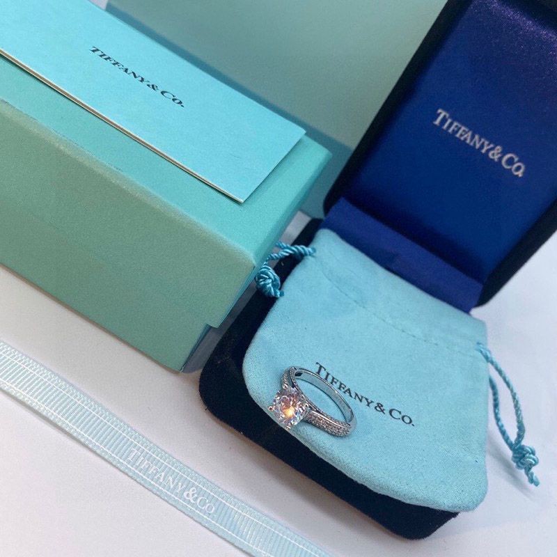 セール新作【Twiceサナさん着用】ティファニー Soleste 婚約指輪 リング Tii58453代引きを販売