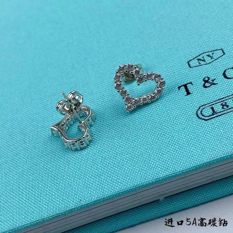 セール新作 ティファニー ラビングハート ピアス 偽物 Tij26866代引きを販売