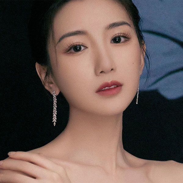 ティファニー Victoria ヴァイン コピー ドロップ ピアス Tik53350最高級
