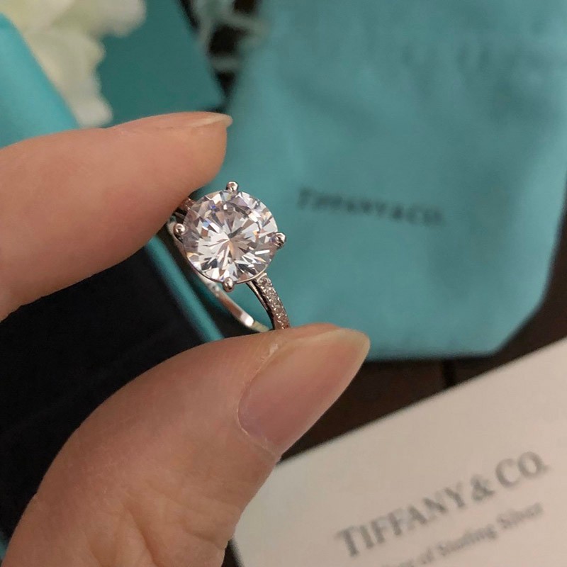 定番【Twiceサナさん着用】ティファニー Soleste 婚約指輪 リング 偽物 Tim50908代引きを販売