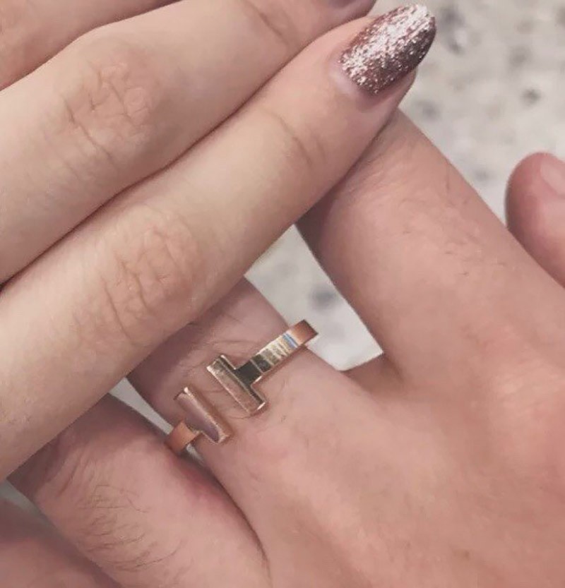 人気急上昇 ティファニー T ワイヤー リング 偽物 18K Tio45473通販