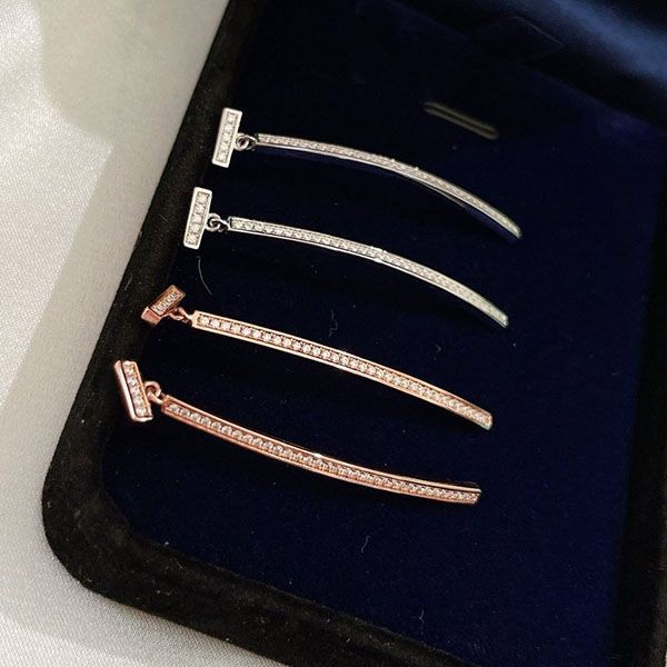 送料込ティファニー 偽物 バー ピアス 揺れるたびに輝く☆18K 2色 Tiz81842通販