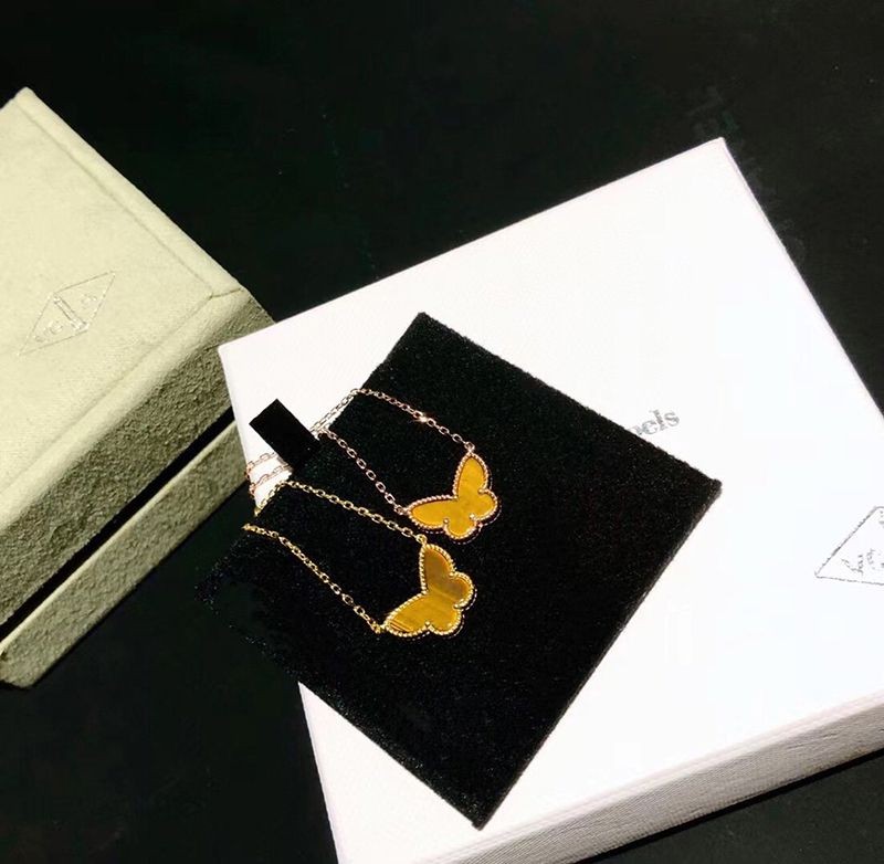 秋冬新作 ヴァンクリーフ&アーペル*ラッキー アルハンブラ パピヨン ペンダントコピー VCARD98500最高級