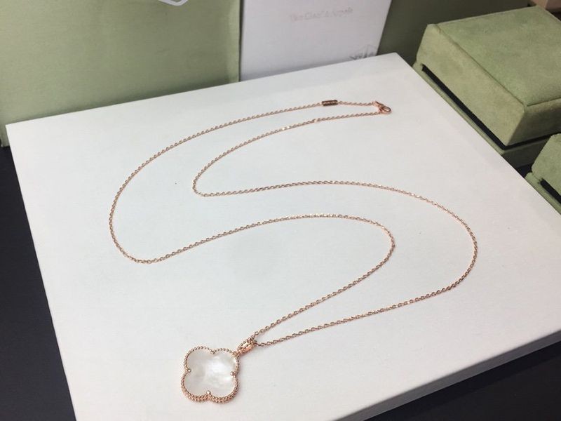 完売必至 ★ヴァンクリーフ&アーペル★ヴィンテージアルハンブラコピー★ペンダント vag04070高い品質