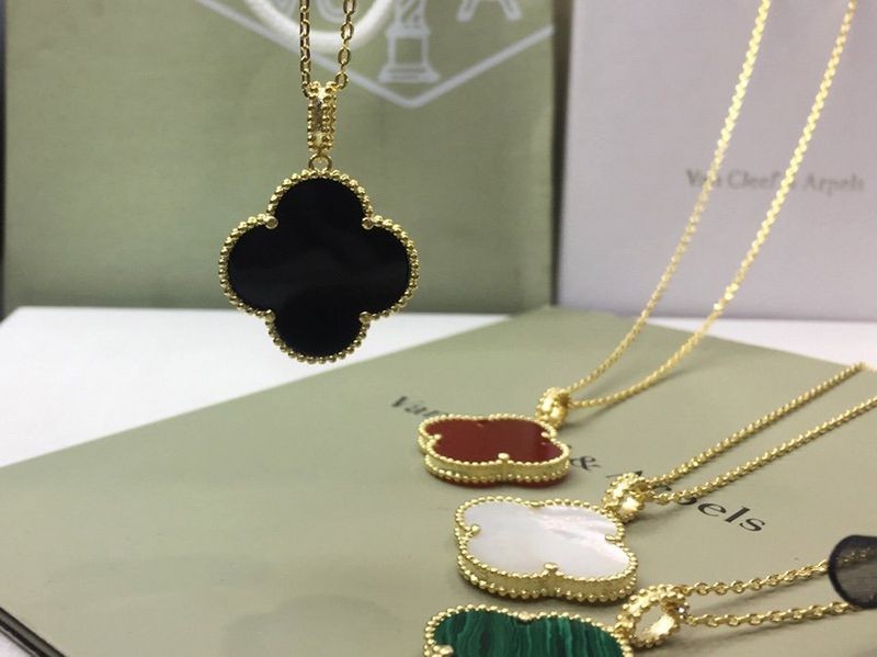 完売必至 ★ヴァンクリーフ&アーペル★ヴィンテージアルハンブラコピー★ペンダント vag04070代引きを販売