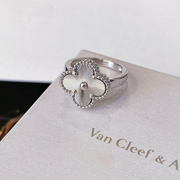 ヴァンクリーフ＆アーペル 偽物 ヴィンテージ アルハンブラ リング vag49378通販
