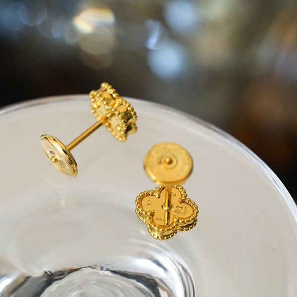 可愛い ヴァンクリーフ＆アーペル アルハンブラ ピアス 偽物 vah04662代引きを販売