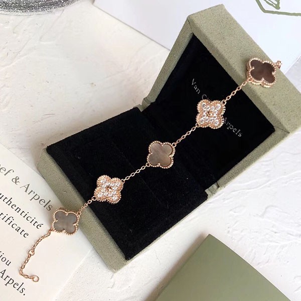 欲しい♡超限定♪ヴァンクリーフ&アーペル＊ヴィンテージコピー アルハンブラ ブレスレット vah27940代引きを販売