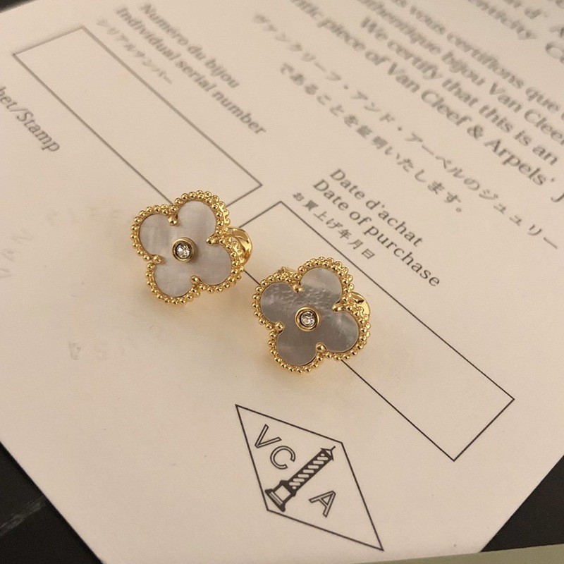可愛い ヴァンクリーフ&アーペル イエローゴールドピアス 偽物 イヤリング vao38051通販
