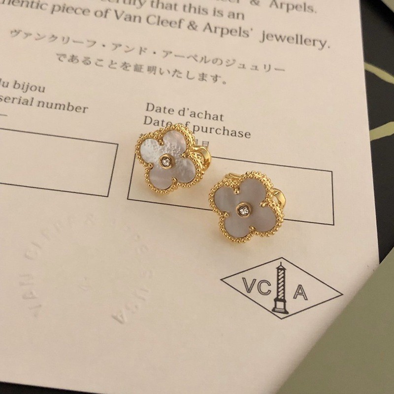 可愛い ヴァンクリーフ&アーペル イエローゴールドピアス 偽物 イヤリング vao38051高い品質