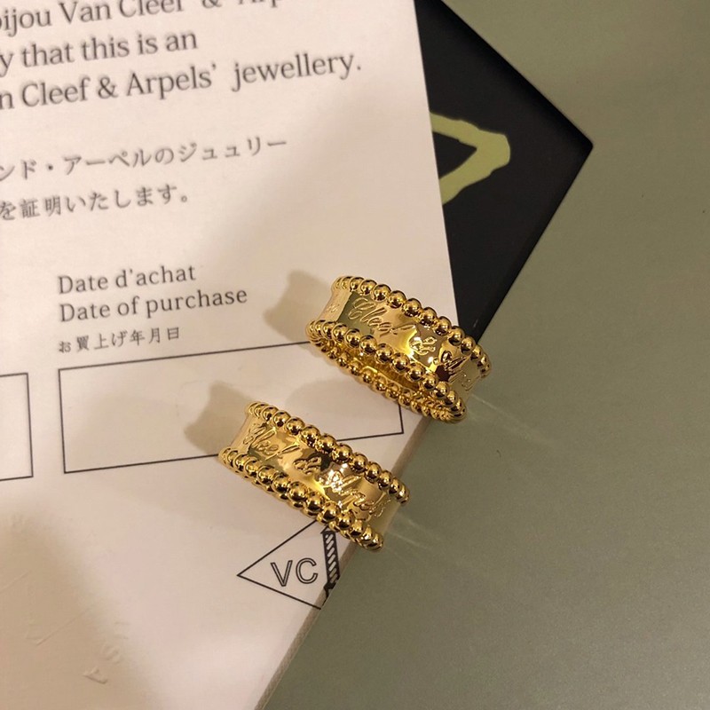 人気急上昇 ☆ヴァンクリーフ&アーペル☆ ペルレ シニアチュール ロゴリング VCARO3Y600激安送料無料
