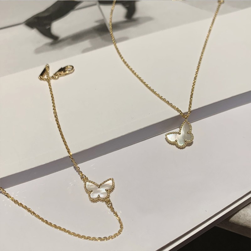 一目惚れ♪【ヴァンクリーフ&アーペル 偽物】ラッキーアルハンブラパピヨンペンダントVCARD99500激安送料無料