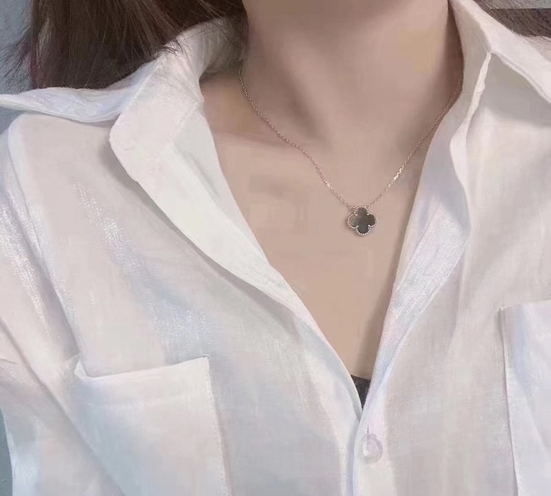 超希少！ヴァンクリーフアンドアーペル  ヴィンテージ コピーアルハンブラ ペンダント vay93969N級品