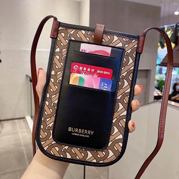 一目惚れ♪バーバリー スマホケース 偽物 iPhone全機種対応 Ban30095通販