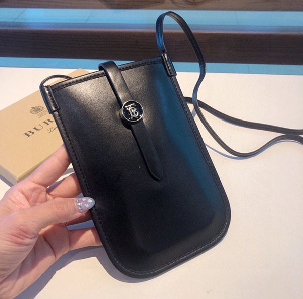 希少色 バーバリー スマホケース コピー iPhone全機種対応 Bat63433