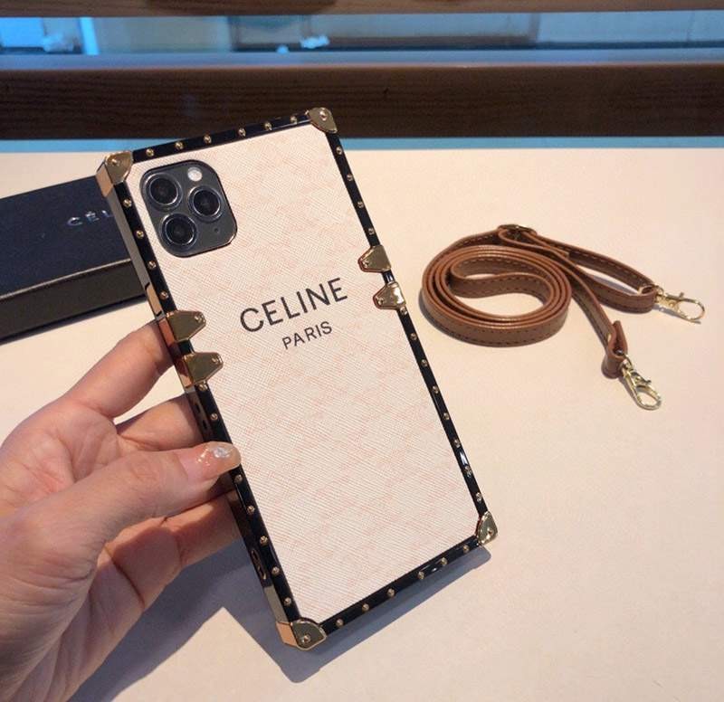セール新作 セリーヌ☆iPhone11/12 pro ケース 偽物♪ストラップ付き Cew28262激安送料無料
