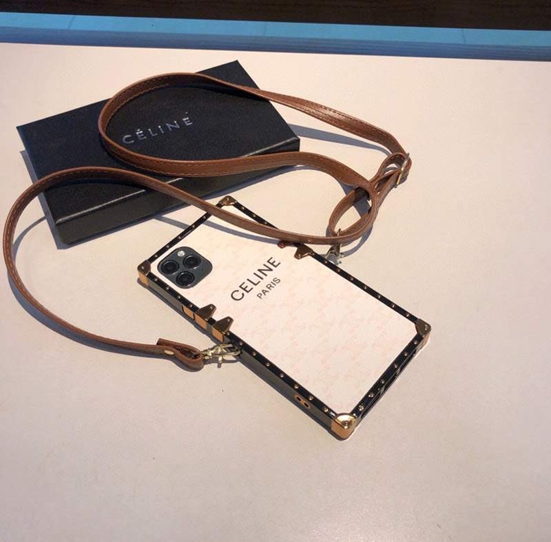 セール新作 セリーヌ☆iPhone11/12 pro ケース 偽物♪ストラップ付き Cew28262人気