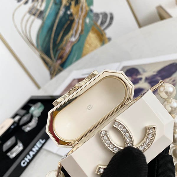 シャネル AIRPODS PRO ケース 偽物 イヤホンケース ネックレス 金属 レジン 人工真珠 she19987高い品質