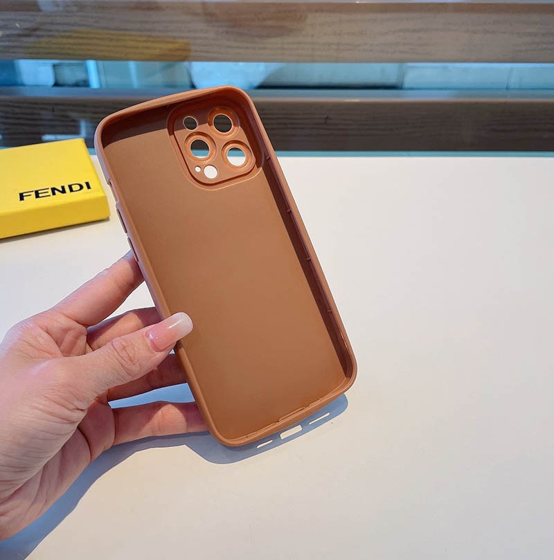 最安値挑戦 フェンディ iPhone 13/12/11/ Pro ケース スマートフォンケース コピー fek21165代引きを販売