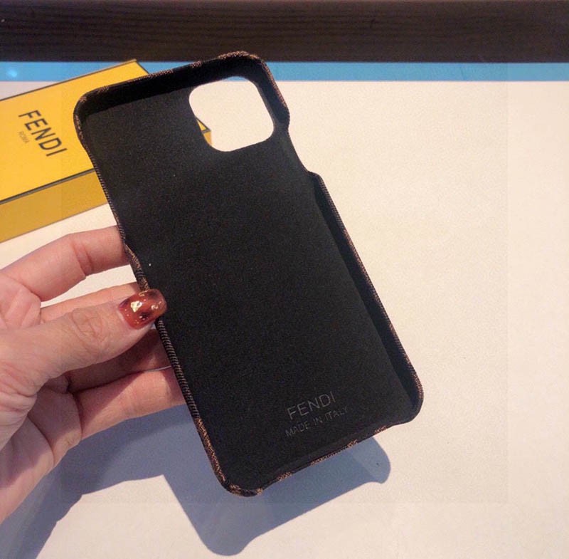 完売必至 フェンディ ストラップ付！iPhone13/12/11 PROケース fen15821人気