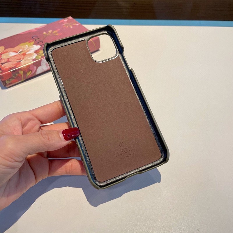 ★日本!!人気！【人気コラボ 】グッチ×ドラえもんコピー iPhone13/12/11 ケース647806 2T200 8919