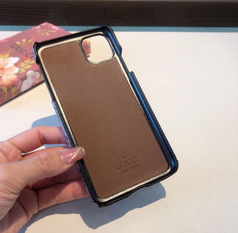 春もの新作グッチ ディズニーコラボ ドナルドダック iPhoneケース コピー gur94841最高級