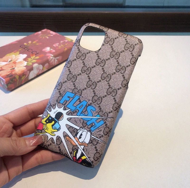 春もの新作グッチ ディズニーコラボ ドナルドダック iPhoneケース コピー gur94841N級品