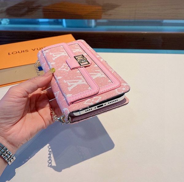 大人気！ルイヴィトン チェーン付き携帯電話バッグ コピー vuh16247N級品