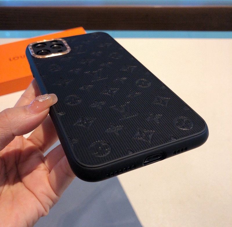 秋冬新作ルイヴィトン スマホケース iphoneケース スーパーコピー vuh93965最高級