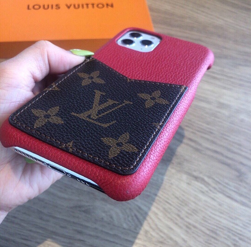 【即発】新作ルイヴィトン iPhoneケースコピー レッド スカーレット LVロゴ vuo36686人気