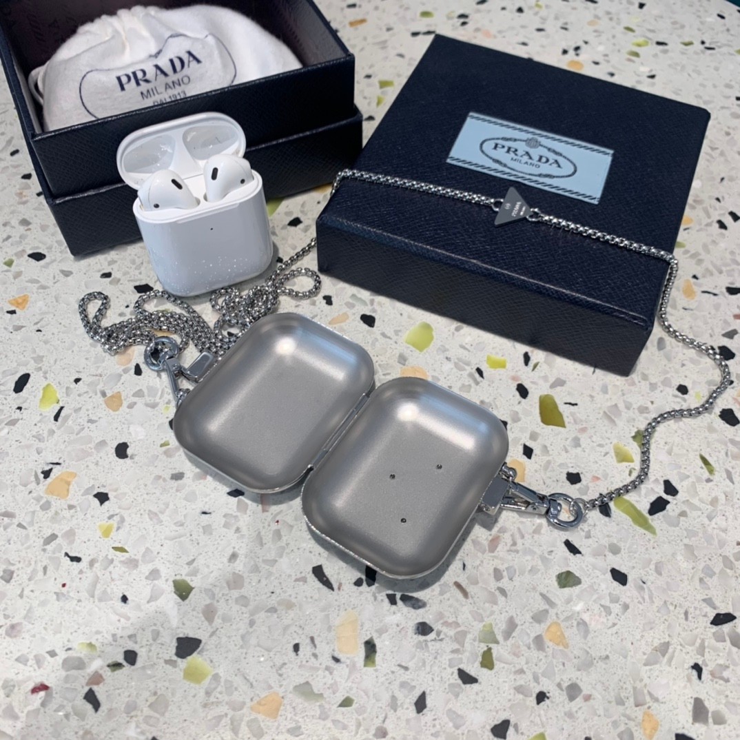大人気!プラダ airpods ケース イヤホンケース 偽物 メッキ 光沢感 pui66880代引きを販売