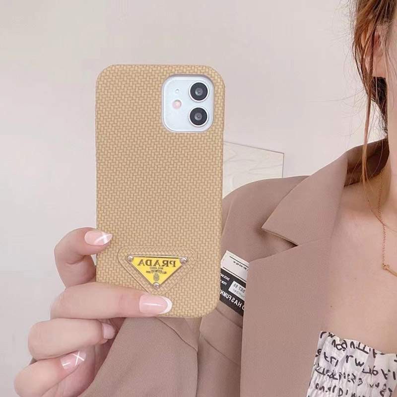 送料込 プラダ ケース スーパーコピー トライアングルロ レザーiPhone12/proケース pul86663N級品
