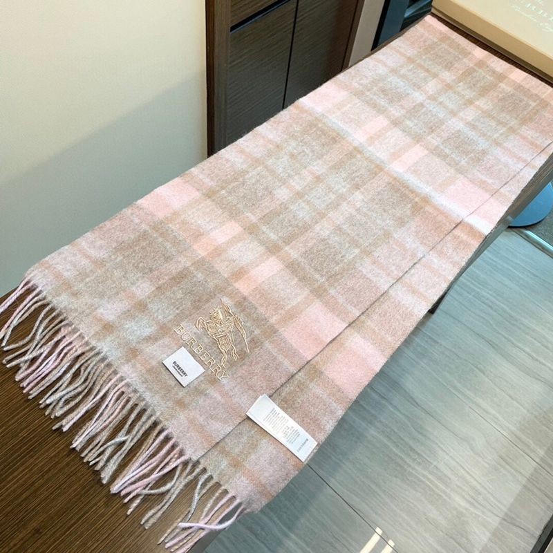 目を惹くカラーバーバリー コピー クラシック カシミヤ チェック マフラー Bad43736N級品