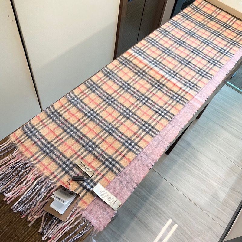 可愛いバーバリー コピー リバーシブル チェック カシミアスカーフ Baz43813人気