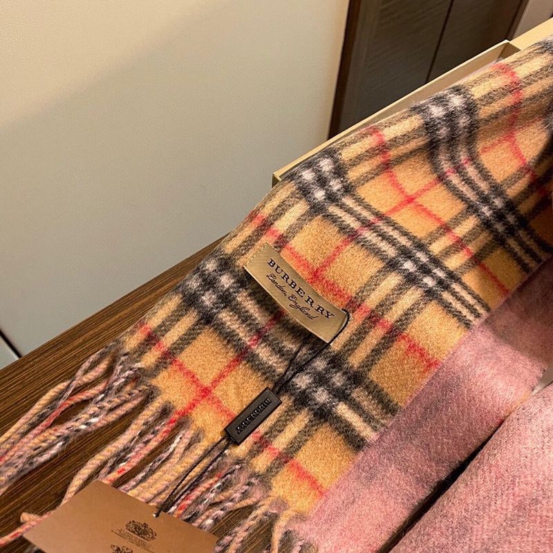 可愛いバーバリー コピー リバーシブル チェック カシミアスカーフ Baz43813最高級