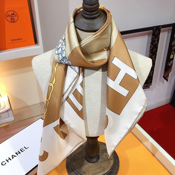 早い者勝ち♡ディオール シルクスカーフ スーパーコピー she26312N級品