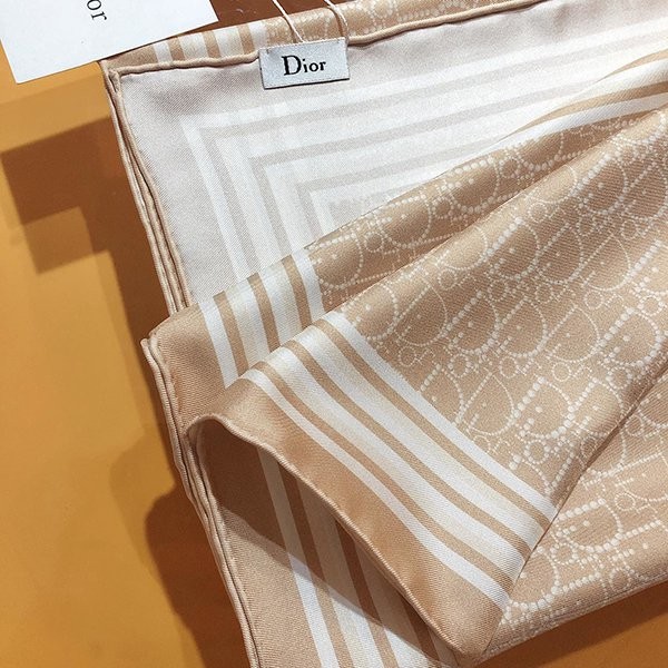 早い者勝ち♡ディオール シルクスカーフ スーパーコピー deb17145最高級